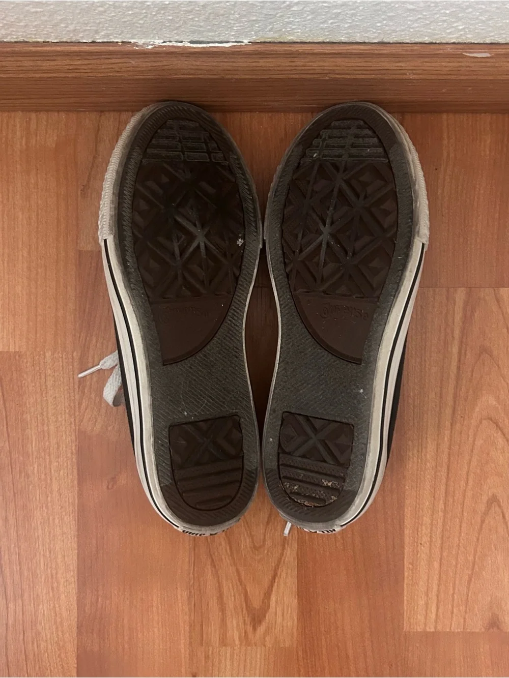Black and white converse